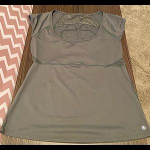 Khaki lululemon tee